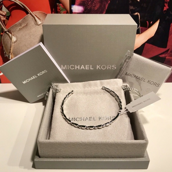 🎁 NWT!! $175 MICHAEL KORS Mercer Link Silver Cuff - Picture 2 of 7